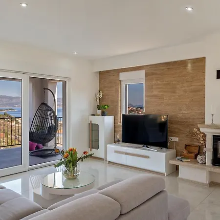 Luxury Authentic Experience At Marta