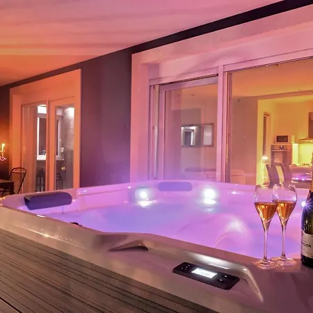 Luxury Authentic Experience At Marta * 룸바르다