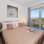 Luxury Authentic Experience At Marta * Lumbarda