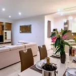 Luxury Authentic Experience At Marta Villa *