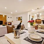 Luxury Authentic Experience At Marta ヴィラ