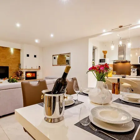 Luxury Authentic Experience At Marta Villa